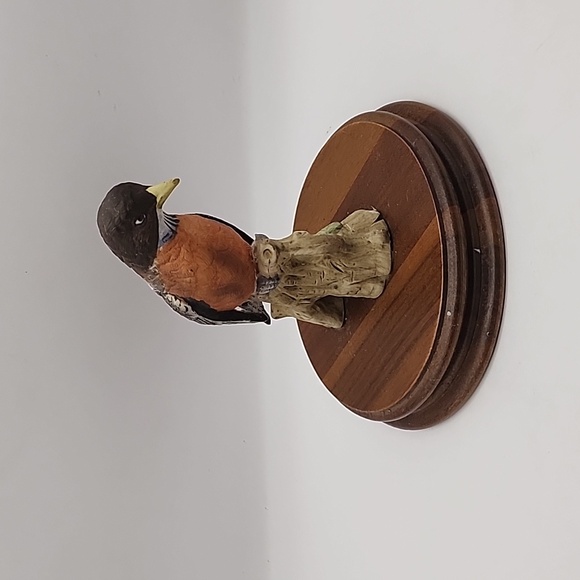 Vintage Lefton China Robin Hand Painted on Wood Stand - Picture 4 of 9